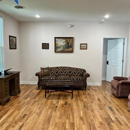 The Washington Inn Galax Bagian luar foto