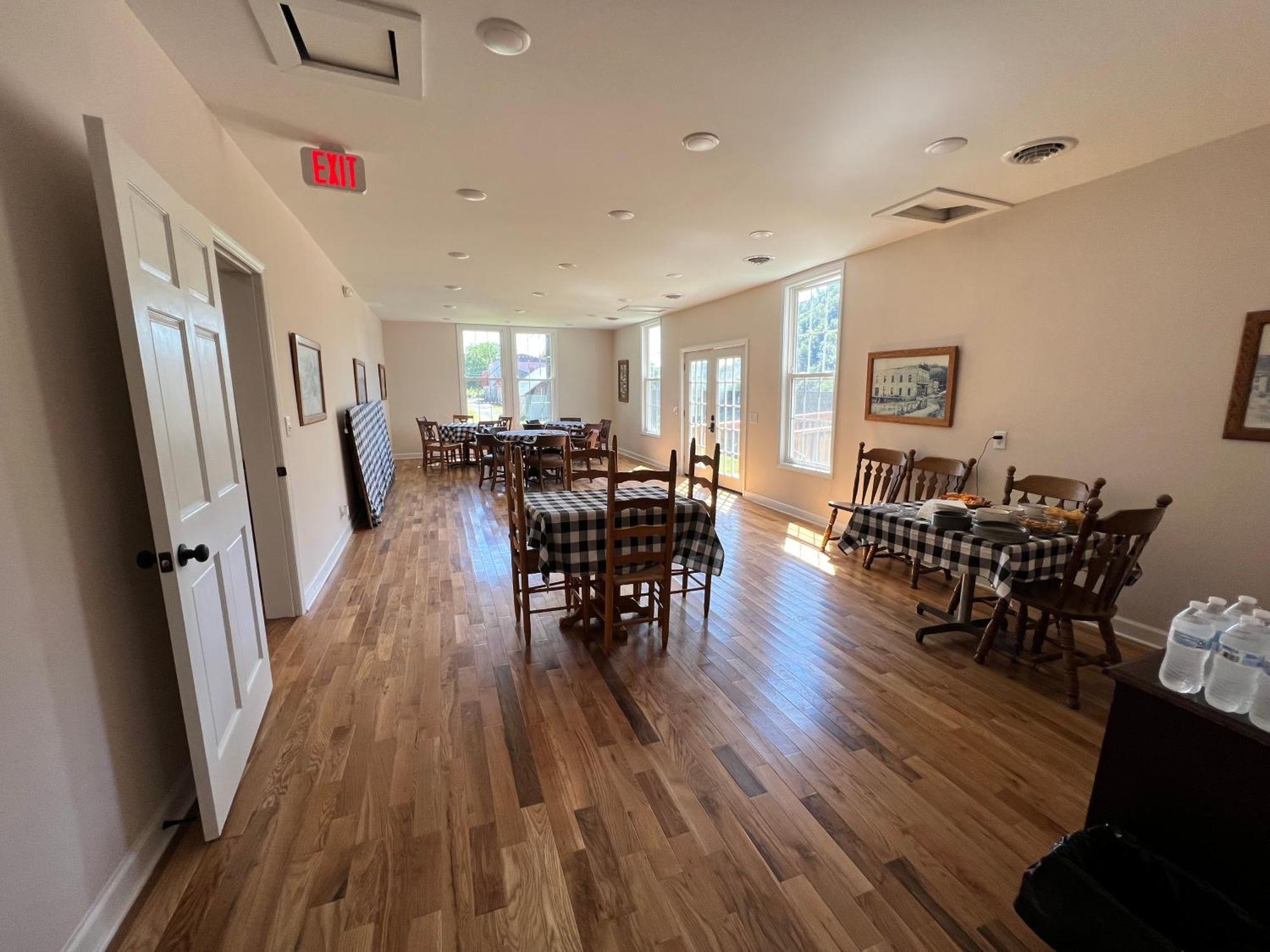 The Washington Inn Galax Bagian luar foto